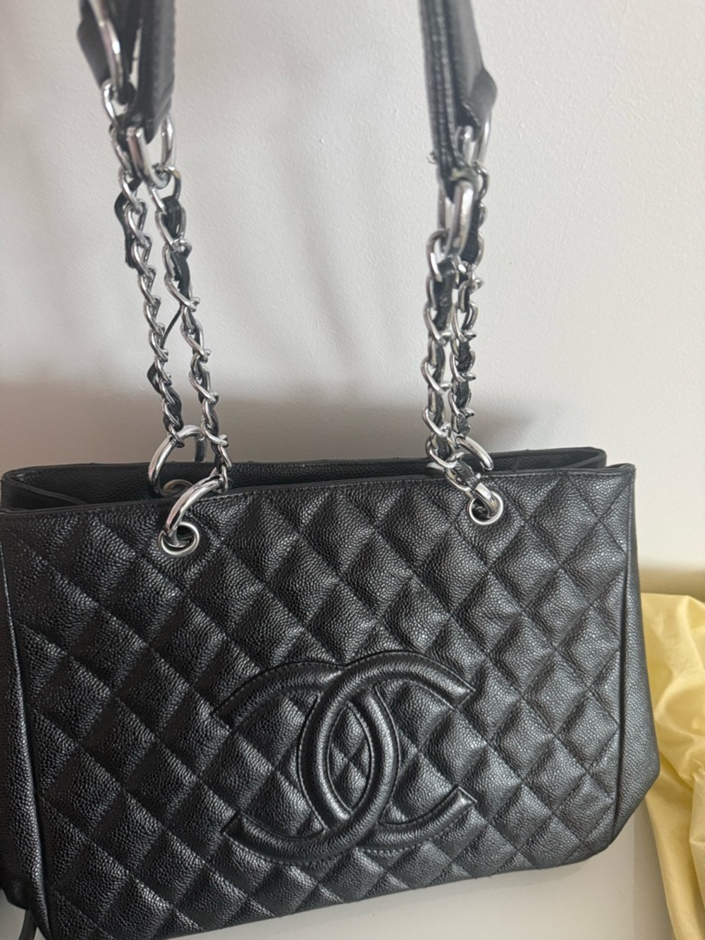 Black Quilted Leather Chain-Strap Shoulder Bag - Designer Style